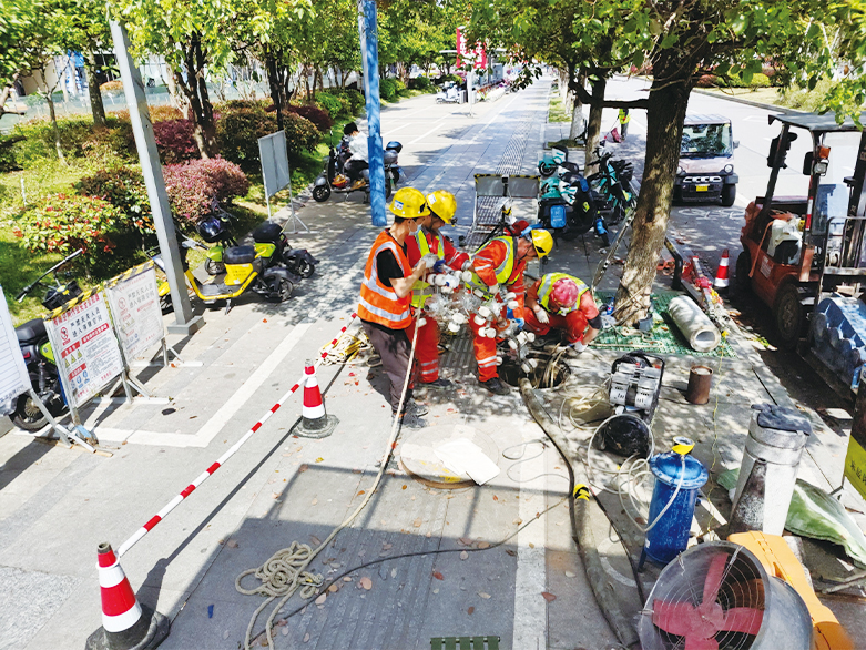  格尔木UV-CIPP紫外光固化修复